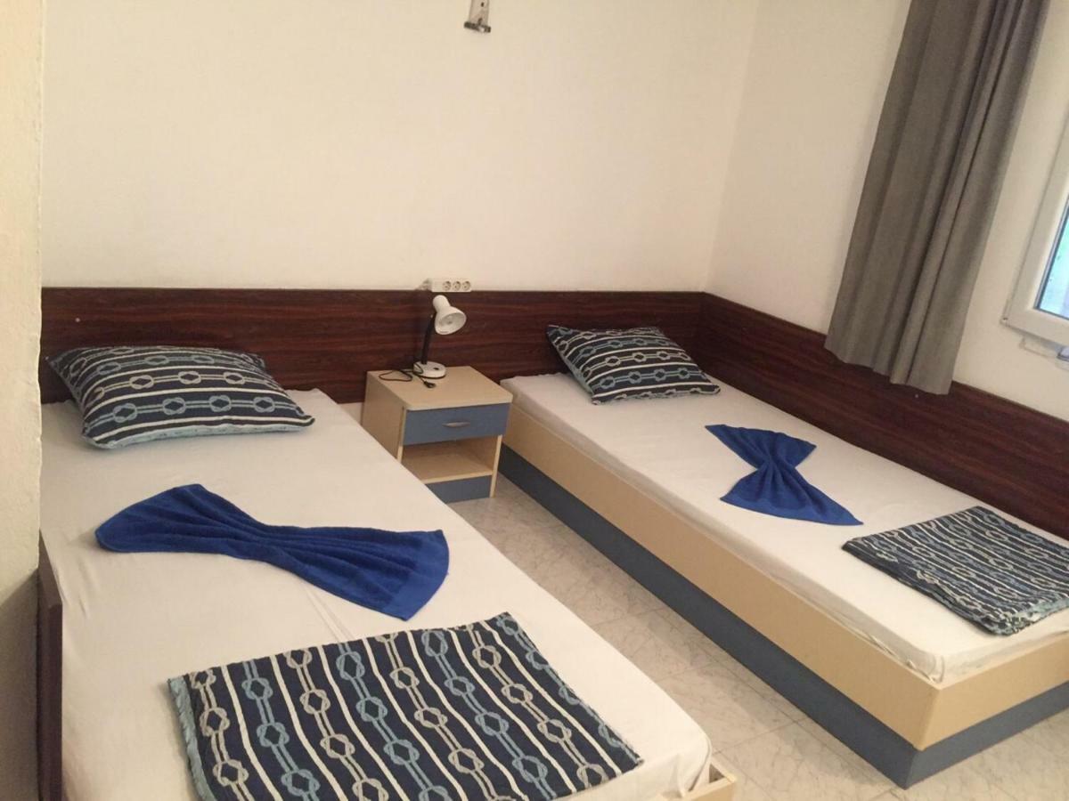 Family Hotel Julian クラネヴォ エクステリア 写真